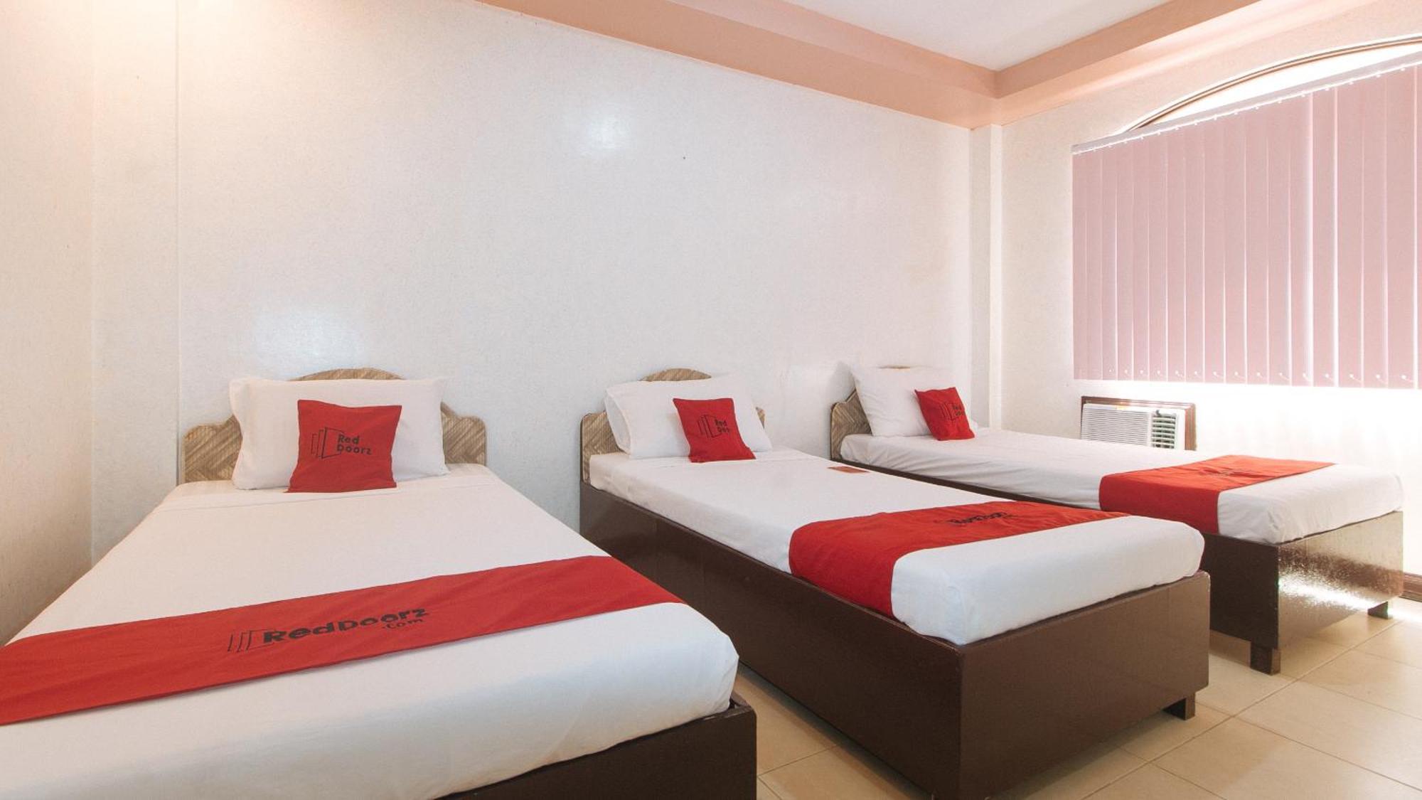 Reddoorz At Coco Grove Tourist Inn Panglao Exteriér fotografie