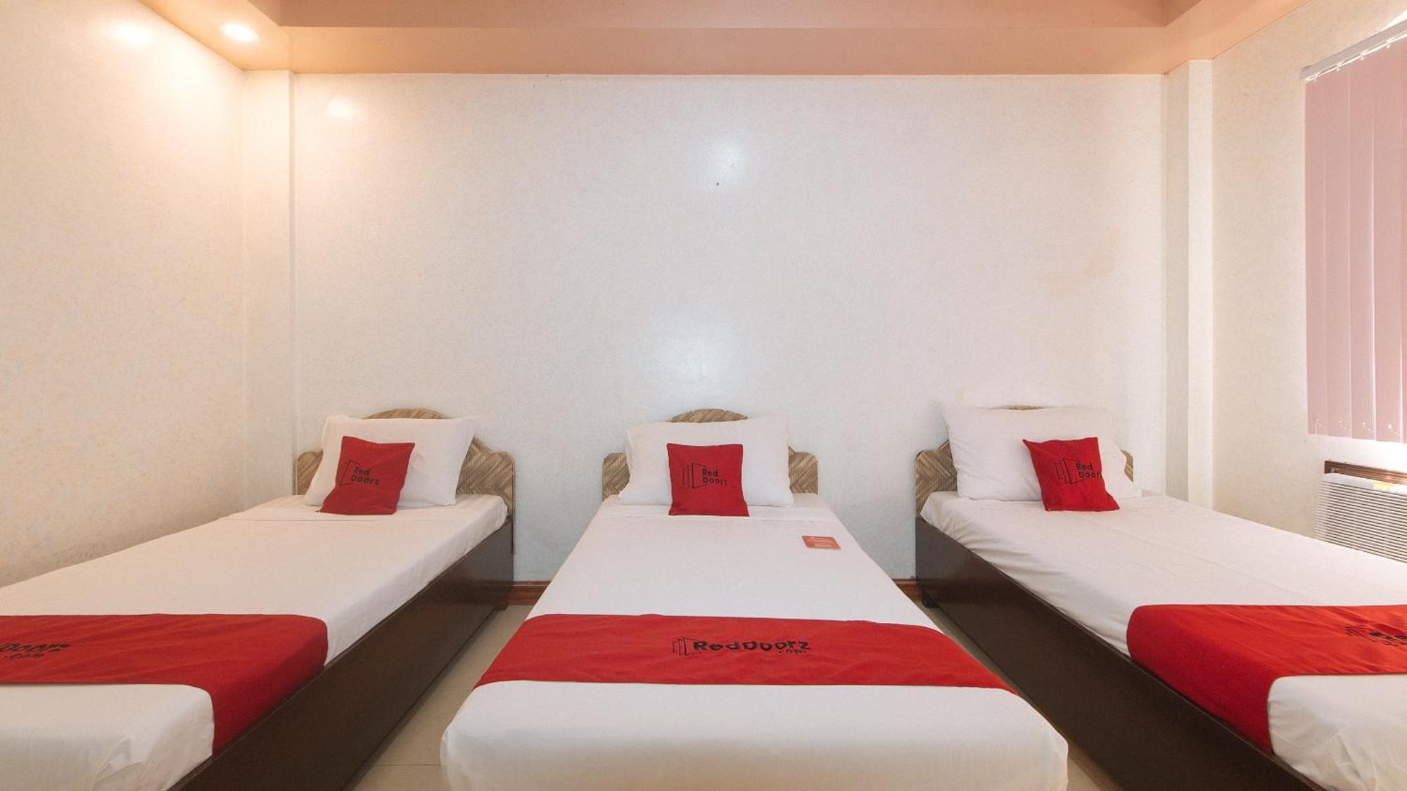 Reddoorz At Coco Grove Tourist Inn Panglao Exteriér fotografie